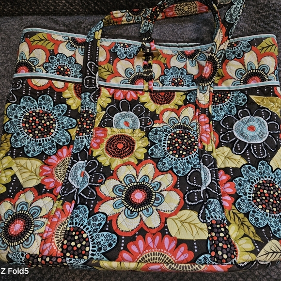 Large Vera Bradley Tote - Picture 2 of 9